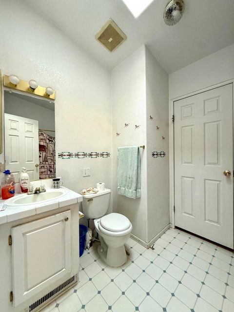 Tiny photo for 370 Highway 422, Chiloquin, OR 97624 (MLS # 220211425)