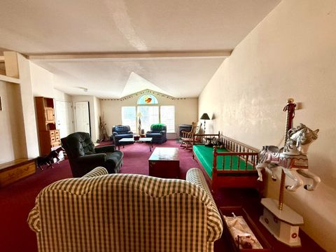 Tiny photo for 370 Highway 422, Chiloquin, OR 97624 (MLS # 220211425)