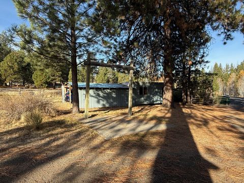 Tiny photo for 370 Highway 422, Chiloquin, OR 97624 (MLS # 220211425)