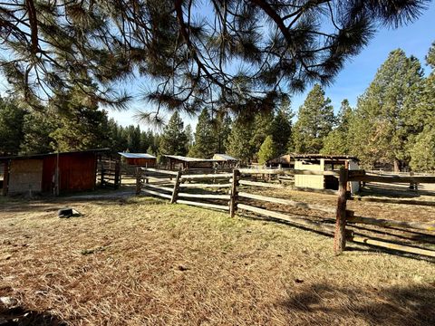 Tiny photo for 370 Highway 422, Chiloquin, OR 97624 (MLS # 220211425)