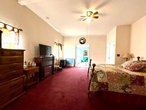 Tiny photo for 370 Highway 422, Chiloquin, OR 97624 (MLS # 220211425)