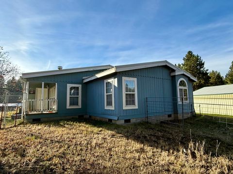Tiny photo for 370 Highway 422, Chiloquin, OR 97624 (MLS # 220211425)