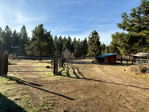 Tiny photo for 370 Highway 422, Chiloquin, OR 97624 (MLS # 220211425)