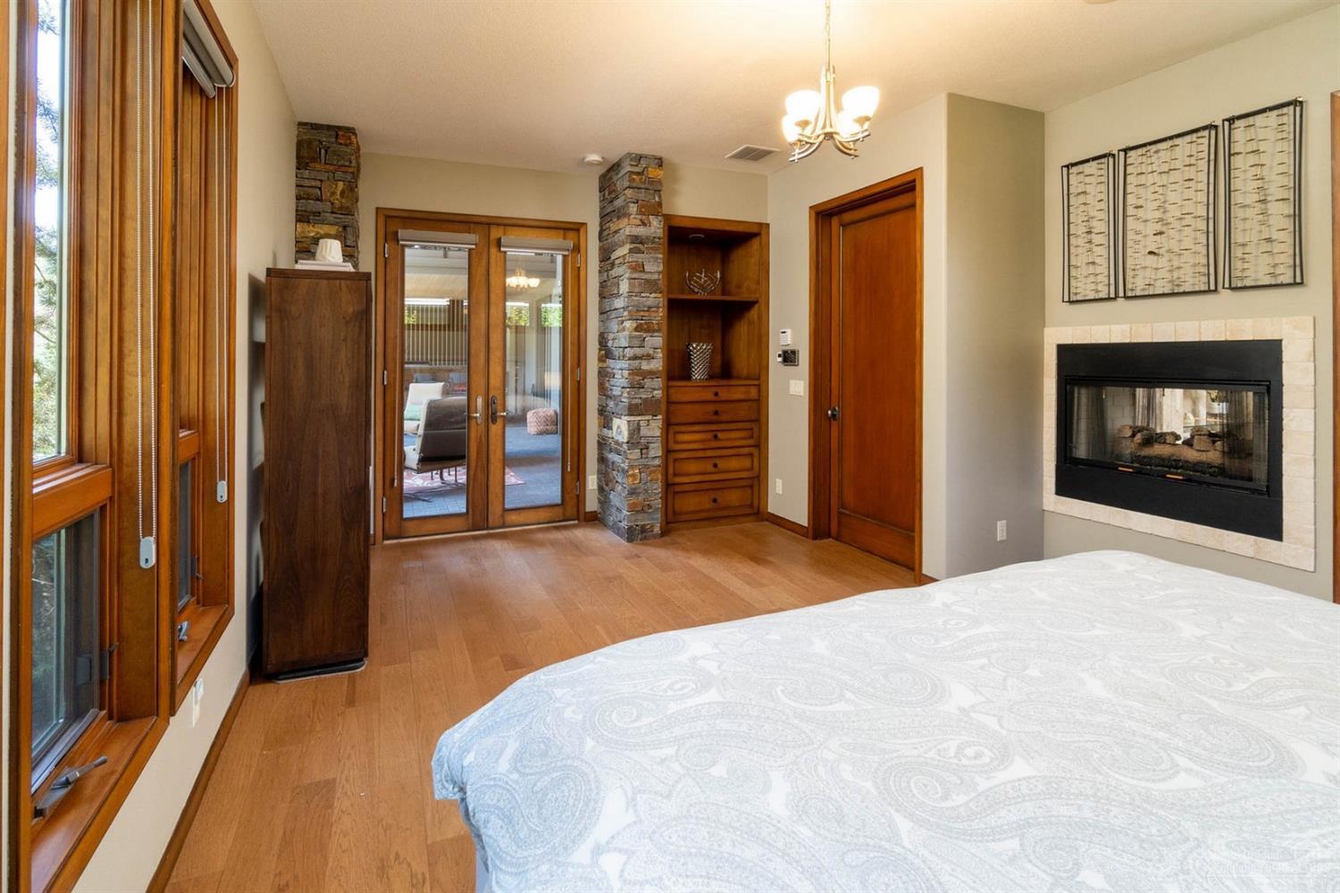 Broken Top - Residential