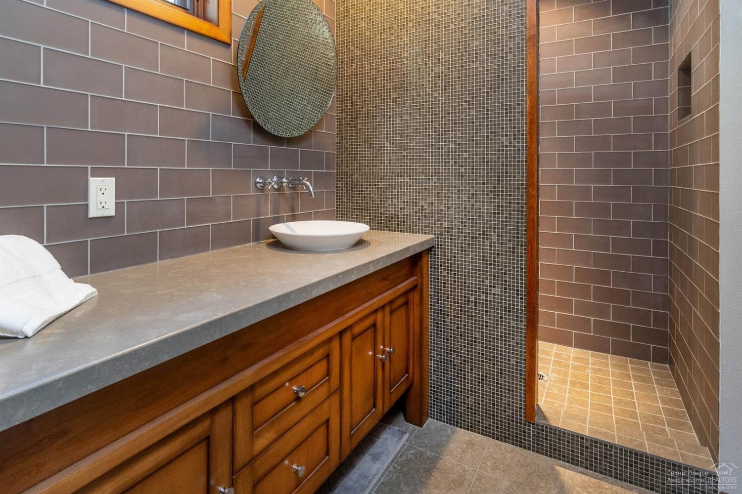 Broken Top - Residential