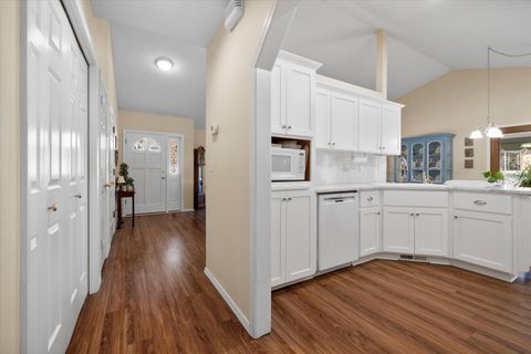 Tiny photo for 2365 NE Lakeridge Drive, Bend, OR 97701 (MLS # 220214913)