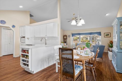 Tiny photo for 2365 NE Lakeridge Drive, Bend, OR 97701 (MLS # 220214913)