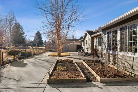 Tiny photo for 2365 NE Lakeridge Drive, Bend, OR 97701 (MLS # 220214913)