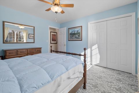 Tiny photo for 2365 NE Lakeridge Drive, Bend, OR 97701 (MLS # 220214913)