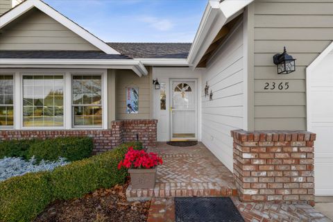 Tiny photo for 2365 NE Lakeridge Drive, Bend, OR 97701 (MLS # 220214913)