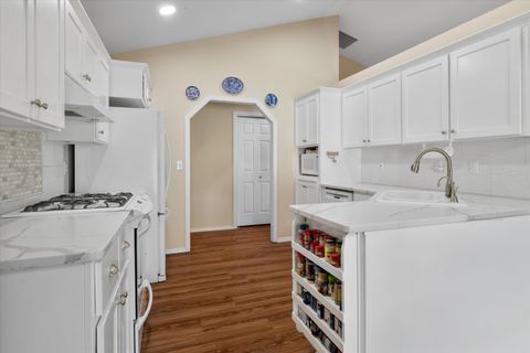 Tiny photo for 2365 NE Lakeridge Drive, Bend, OR 97701 (MLS # 220214913)