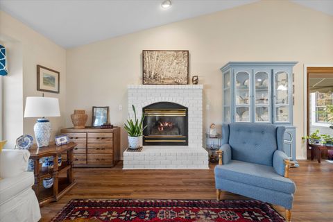 Tiny photo for 2365 NE Lakeridge Drive, Bend, OR 97701 (MLS # 220214913)