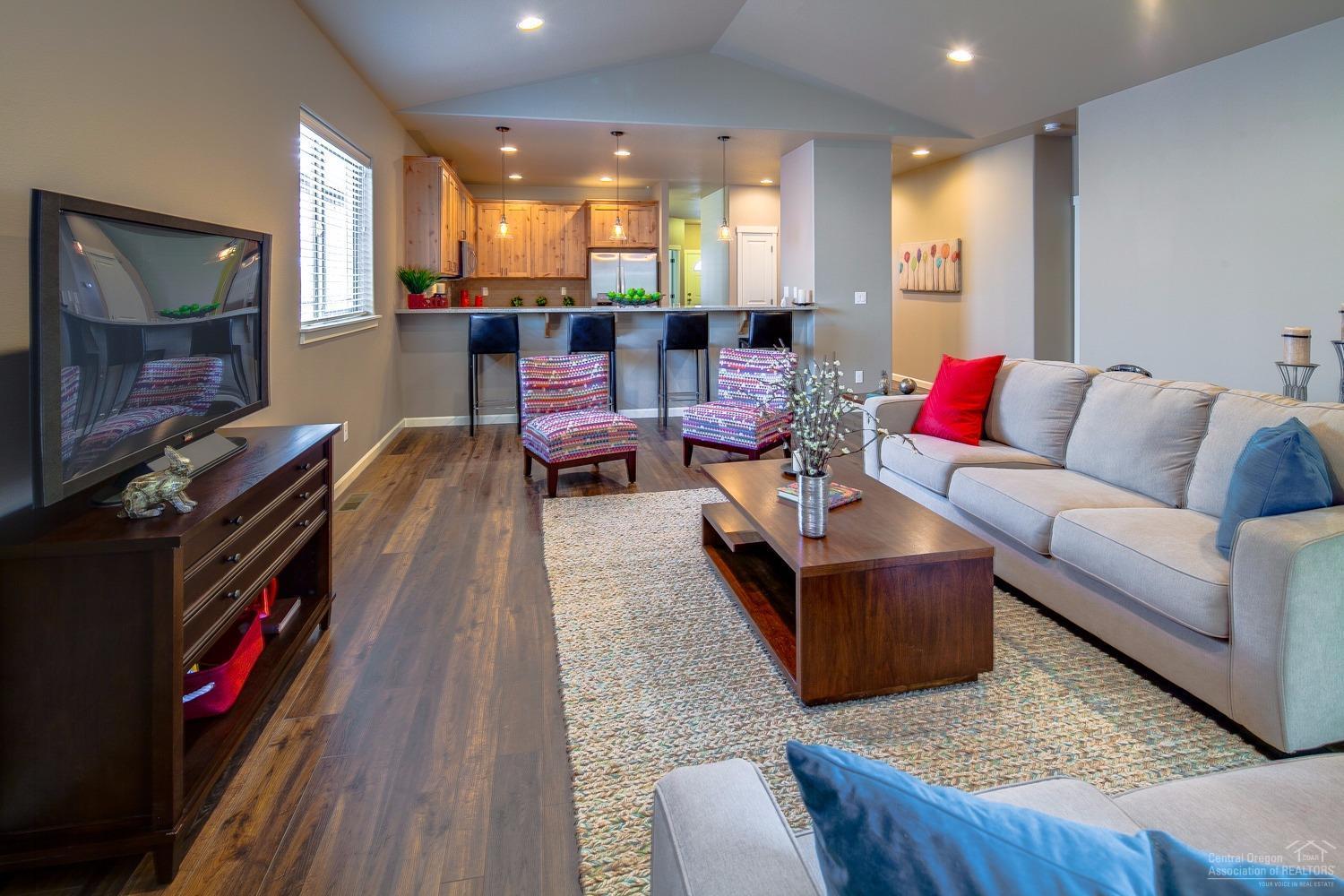 Kian Canyon - Residential