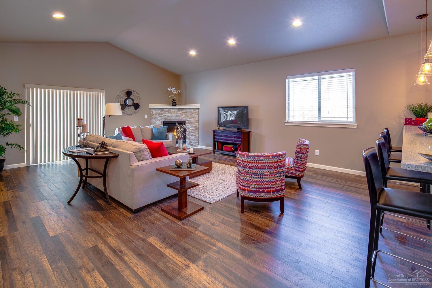 Kian Canyon - Residential