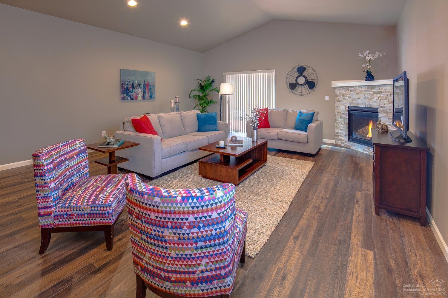 Kian Canyon - Residential