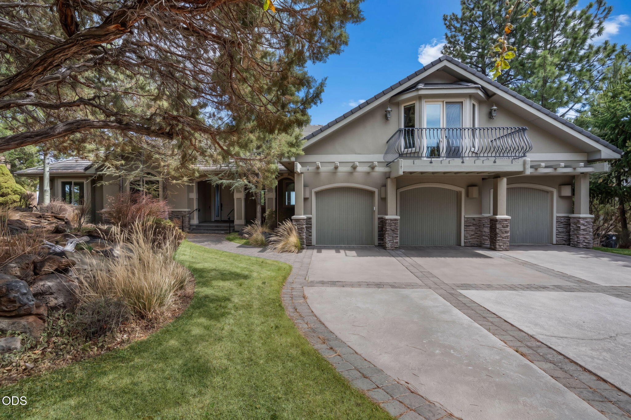 1166 NW Redfield Circle