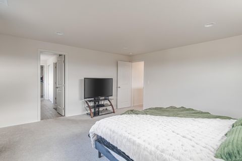 Tiny photo for 1759 Carrera Circle, Medford, OR 97504 (MLS # 220210746)
