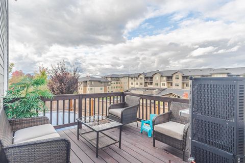 Tiny photo for 1759 Carrera Circle, Medford, OR 97504 (MLS # 220210746)