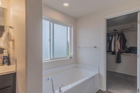 Tiny photo for 1759 Carrera Circle, Medford, OR 97504 (MLS # 220210746)