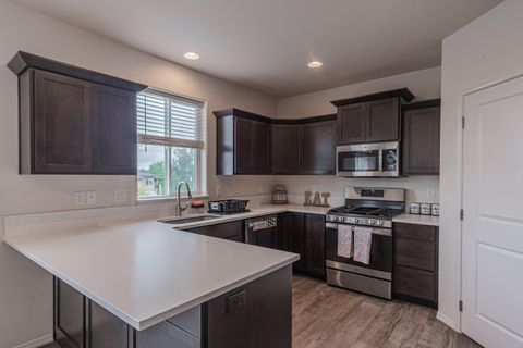 Tiny photo for 1759 Carrera Circle, Medford, OR 97504 (MLS # 220210746)