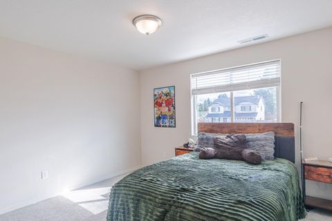 Tiny photo for 1759 Carrera Circle, Medford, OR 97504 (MLS # 220210746)