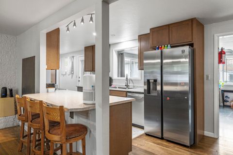 Tiny photo for 5714 Schiesel Avenue, Klamath Falls, OR 97603 (MLS # 220210670)