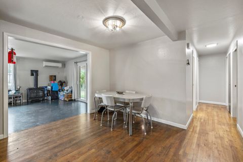 Tiny photo for 5714 Schiesel Avenue, Klamath Falls, OR 97603 (MLS # 220210670)