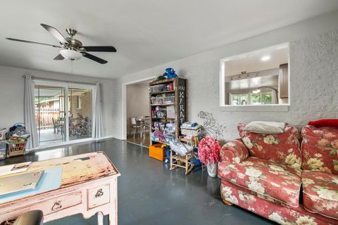 Tiny photo for 5714 Schiesel Avenue, Klamath Falls, OR 97603 (MLS # 220210670)