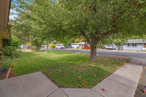 Tiny photo for 5714 Schiesel Avenue, Klamath Falls, OR 97603 (MLS # 220210670)