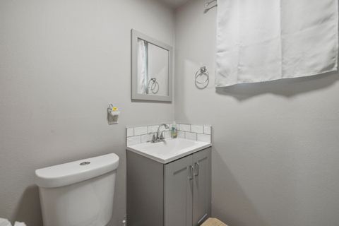 Tiny photo for 5714 Schiesel Avenue, Klamath Falls, OR 97603 (MLS # 220210670)