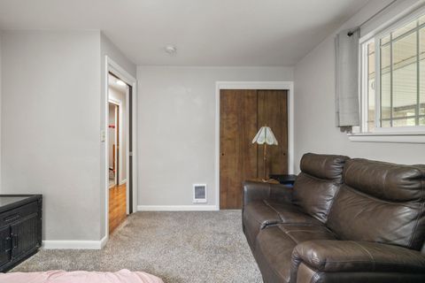 Tiny photo for 5714 Schiesel Avenue, Klamath Falls, OR 97603 (MLS # 220210670)