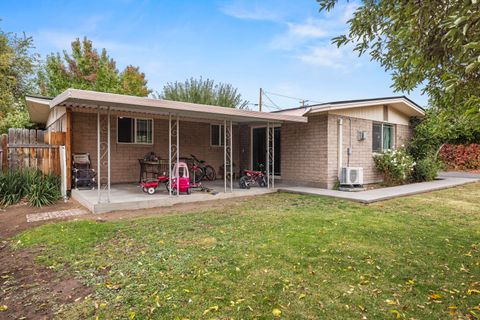 Tiny photo for 5714 Schiesel Avenue, Klamath Falls, OR 97603 (MLS # 220210670)