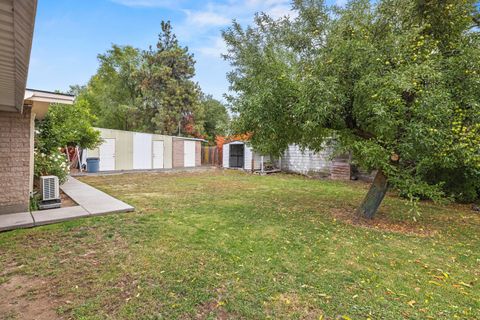 Tiny photo for 5714 Schiesel Avenue, Klamath Falls, OR 97603 (MLS # 220210670)