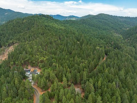 Tiny photo for 614 Thornbrook Drive, Merlin, OR 97532 (MLS # 220212207)