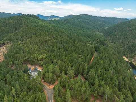 Tiny photo for 614 Thornbrook Drive, Merlin, OR 97532 (MLS # 220212207)