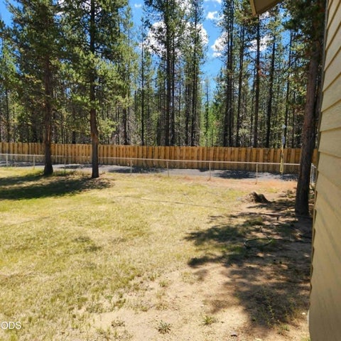 Tiny photo for 150128 Paul Drive, La Pine, OR 97739 (MLS # 220225356)
