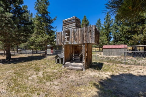 Tiny photo for 150128 Paul Drive, La Pine, OR 97739 (MLS # 220225356)
