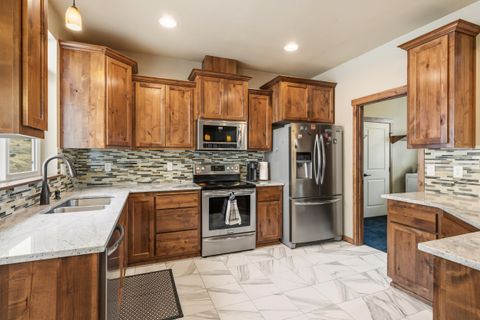 Tiny photo for 12594 McNeil Creek Road, Trail, OR 97541 (MLS # 220214205)