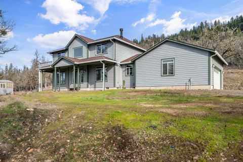 Photo of 12594 McNeil Creek Road, Trail, OR 97541 (MLS # 220214205)