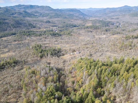 Tiny photo for 12594 McNeil Creek Road, Trail, OR 97541 (MLS # 220214205)