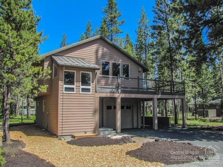 Quiet & easy living on .25ac, great as a full-time residence, vacation spot, or rental - near the Deschutes River & National Forest. Ideal get-away'' w/ miles of surrounding trails, acres of forest, & private boat launch. Features: Brand new HVAC system with wifi control, open great room w/ vaulted ceiling & large windows, updated kitchen & appliances, main level bedroom & full bath, laundry, large deck for entertaining, and a private deck off master. Amenities: clubhouse, pool, tennis, basketball, & more.