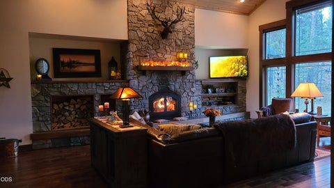 Tiny photo for 54937 Forest Lane, Bend, OR 97707 (MLS # 220224802)