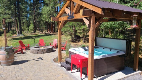 Tiny photo for 54937 Forest Lane, Bend, OR 97707 (MLS # 220224802)