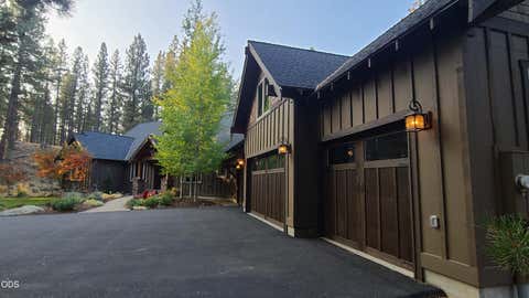 Tiny photo for 54937 Forest Lane, Bend, OR 97707 (MLS # 220224802)