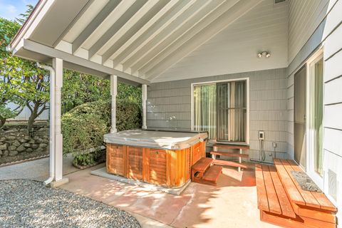 Tiny photo for 2500 Capital Avenue, Medford, OR 97504 (MLS # 220211109)