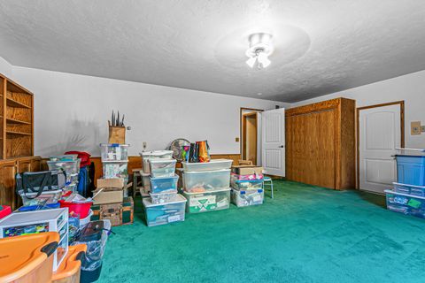 Tiny photo for 2500 Capital Avenue, Medford, OR 97504 (MLS # 220211109)