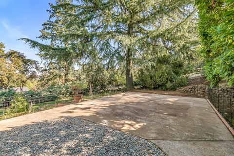 Tiny photo for 2500 Capital Avenue, Medford, OR 97504 (MLS # 220211109)