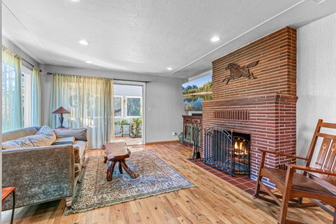 Tiny photo for 2500 Capital Avenue, Medford, OR 97504 (MLS # 220211109)