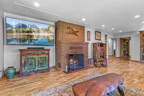 Tiny photo for 2500 Capital Avenue, Medford, OR 97504 (MLS # 220211109)