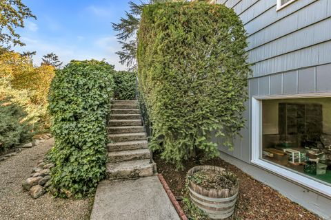 Tiny photo for 2500 Capital Avenue, Medford, OR 97504 (MLS # 220211109)